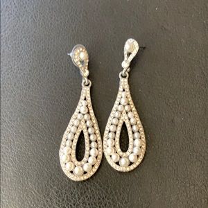Pearl dangle earrings